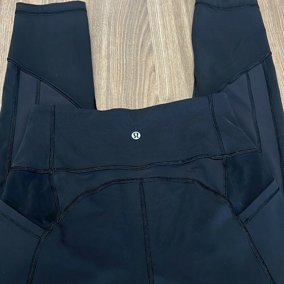 Lululemon All The Right Places Crop 23" Size 6 - Picture 3 of 8